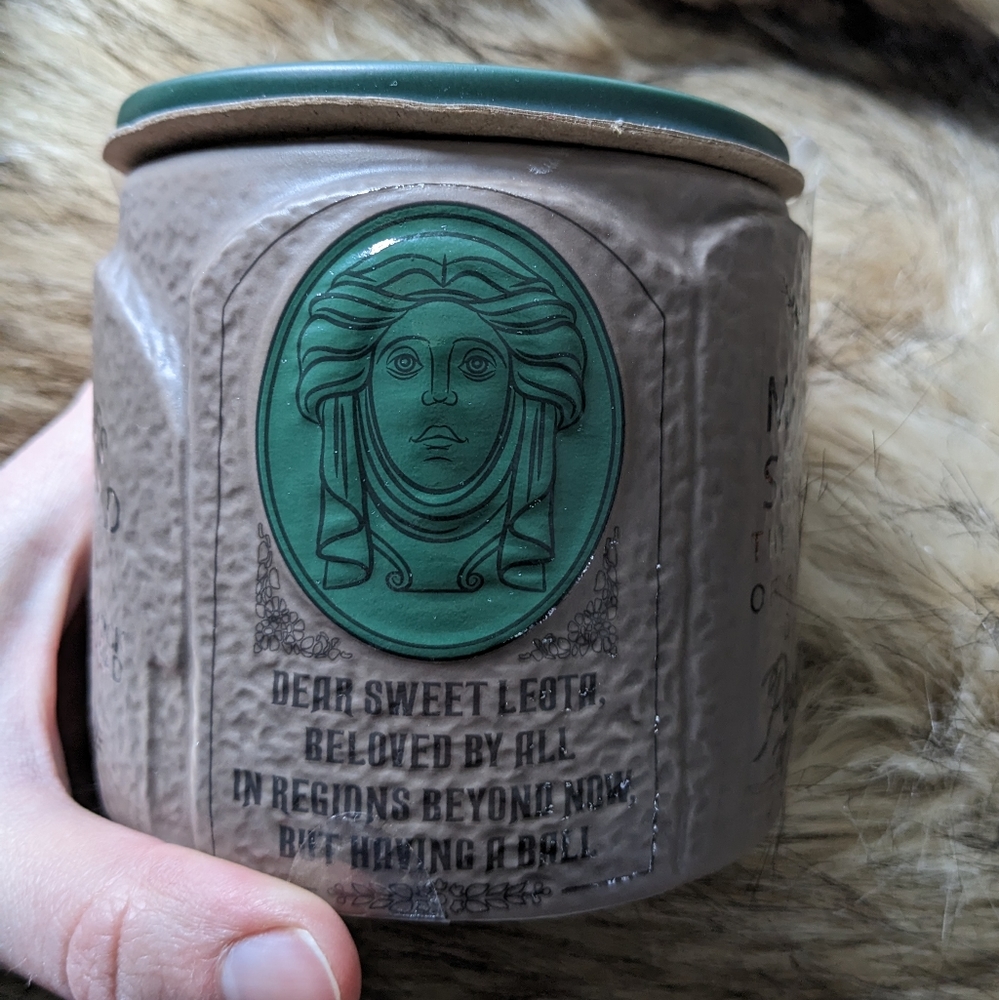 NWT Disney Haunted Mansion Candle